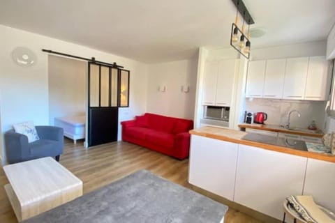 Coffee/tea facilities, Kitchen or kitchenette, Living room, Seating area, Dining area, Bedroom, minibar, oven