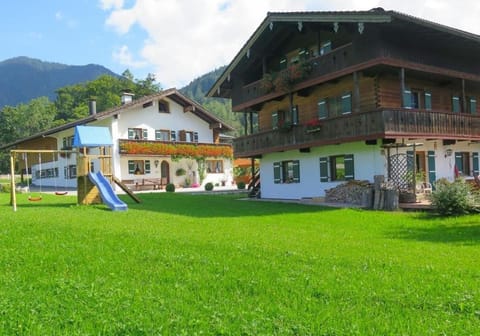 Haus Wiesenrand Kurz Apartment in Berchtesgaden