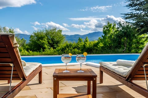 Swimming pool, Alcoholic drinks