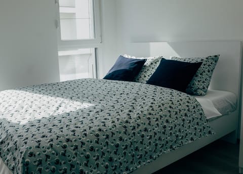 Bed, Photo of the whole room