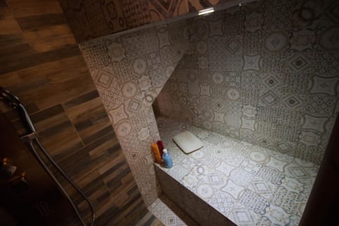 Shower, Steam room, Bathroom, Spa and wellness centre/facilities, Spa and wellness centre/facilities