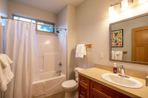 Blackberry Bramble home House in Hood River