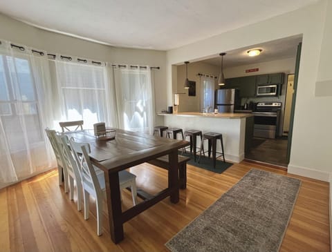 Lucky Home at The Columbia River Gorge House in Hood River