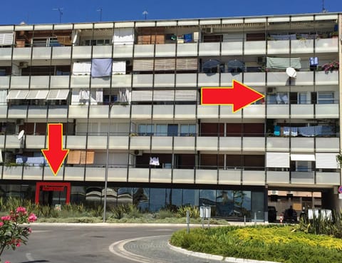 Property building, Facade/entrance, Food close-up, Food close-up, Day, Bird's eye view, Summer, On-site shops, View (from property/room), Balcony/Terrace, Balcony/Terrace, Food and drinks, Food and drinks, Logo/Certificate/Sign, On site, Food, Food, Text overlay, Text overlay, Text overlay, Street view, Street view, Area and facilities, Supermarket/grocery shop, Shopping Area, Drinks, Drinks, Alcoholic drinks, Alcoholic drinks, Non alcoholic drinks, Non alcoholic drinks, Seasons, Time of day