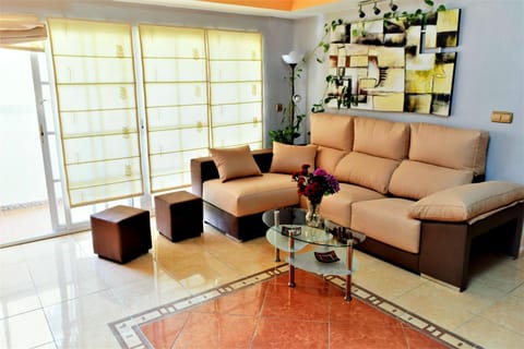 Living room, Lounge or bar, Seating area