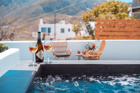 Swimming pool, Breakfast