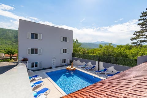 Property building, Pool view, Swimming pool