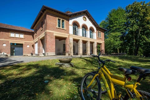 Property building, Garden, Cycling
