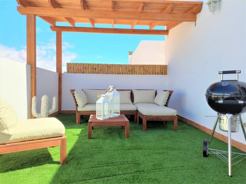 Shower, BBQ facilities, Balcony/Terrace