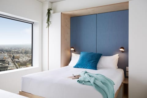 Bed, Photo of the whole room, Bedroom, City view