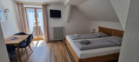 Bed, Photo of the whole room, Seating area, Bedroom, towels