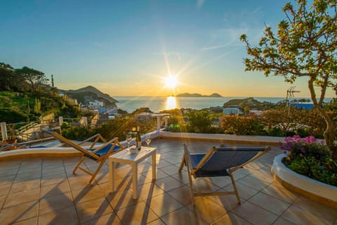 Property building, Balcony/Terrace