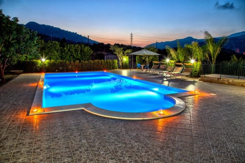 Swimming pool, Swimming pool