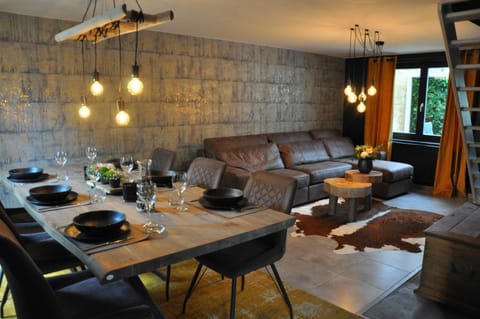 Living room, Dining area