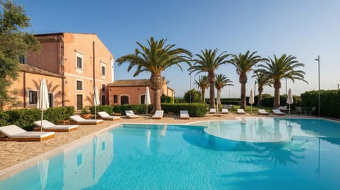 Property building, Day, Pool view, Swimming pool