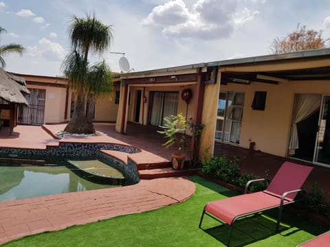 Property building, Garden, Swimming pool