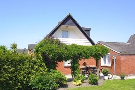 Property building, Garden, Garden view