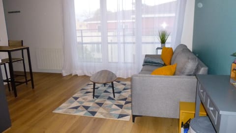 Appartement tout équipé avec piscine proche Stade OL et EUREXPO Apartment in Auvergne-Rhône-Alpes