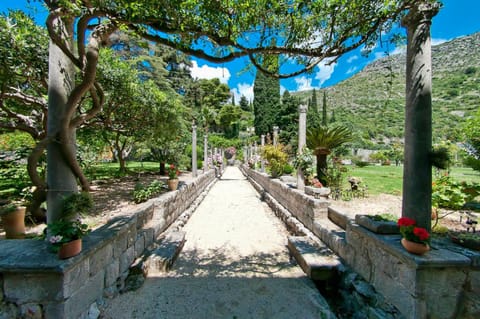 Rooms at Castle from XVI century Zamagna, Mali Zaton bay Bed and Breakfast in Dubrovnik-Neretva County
