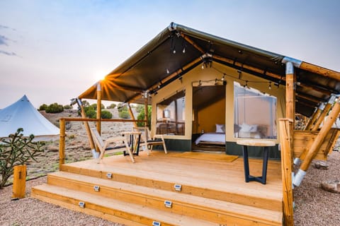 Property building, Balcony/Terrace