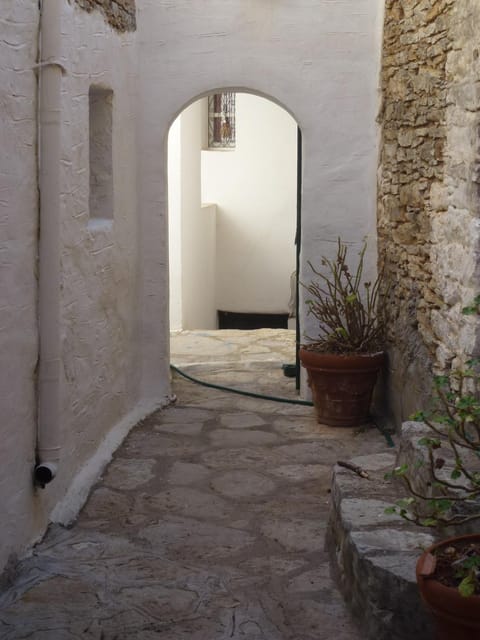 Neighbourhood, Street view