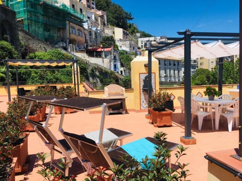 Property building, Balcony/Terrace, sunbed