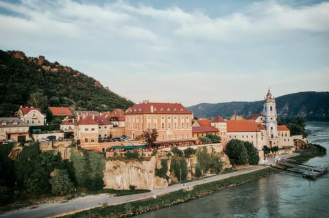 Landmark view, River view, Location