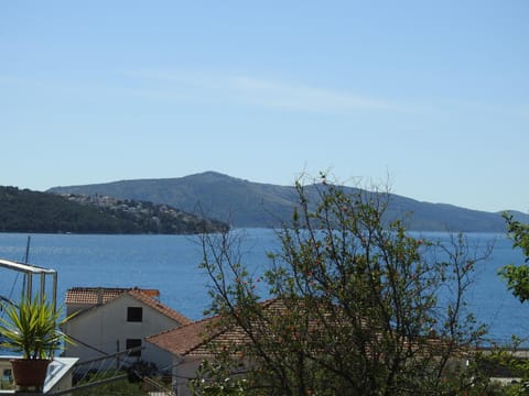 Apartment Salvia Apartment in Okrug Gornji