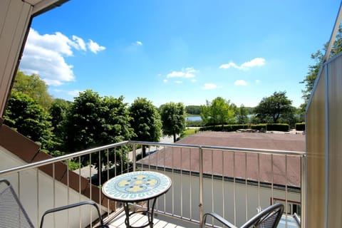View (from property/room), Balcony/Terrace, Seating area