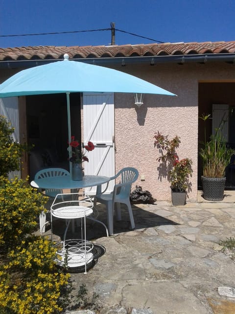 Patio, Facade/entrance