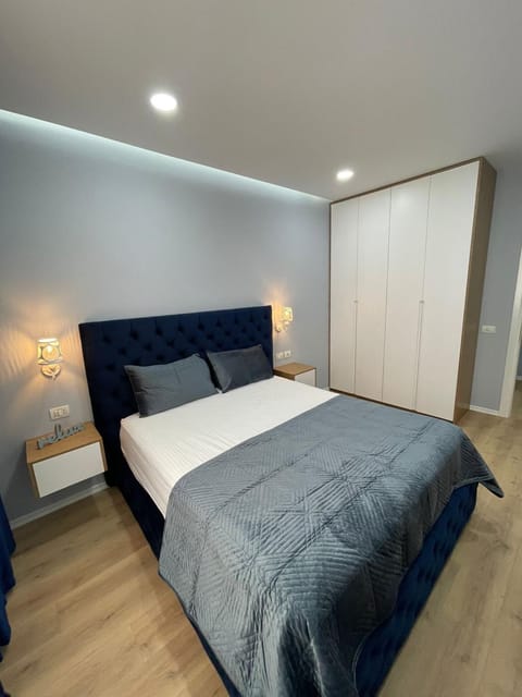 Bed, Photo of the whole room, Bedroom, wardrobe