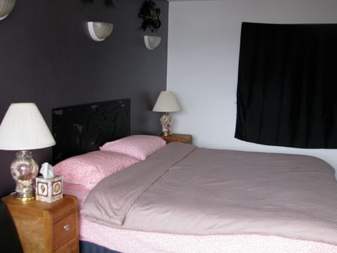 Fireflies Bed & Breakfast Bed and Breakfast in Campbell River