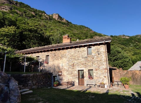 Facade/entrance, Garden