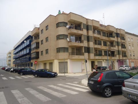 Property building, Facade/entrance, Off site