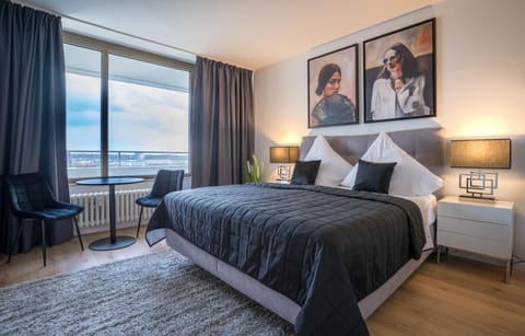 Bed, View (from property/room), Living room, Bedroom, City view