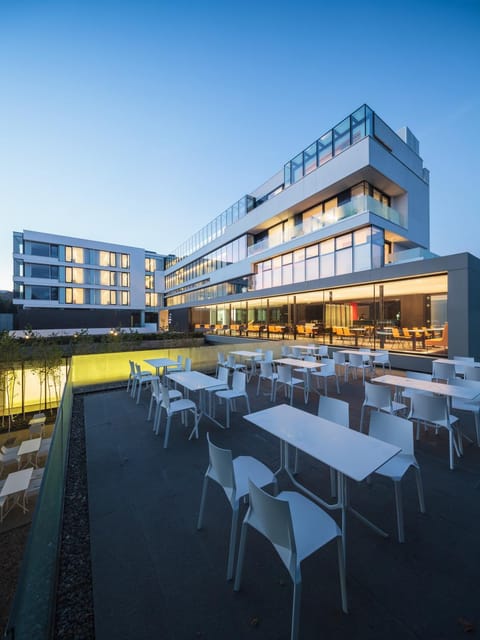 Facade/entrance, Balcony/Terrace