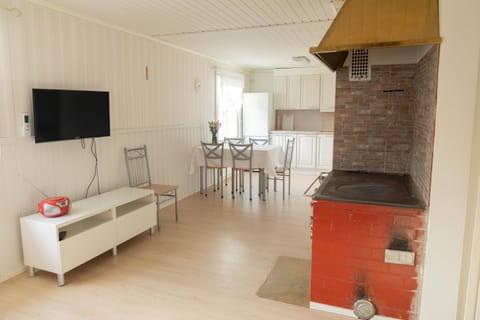 Kitchen or kitchenette, Seating area