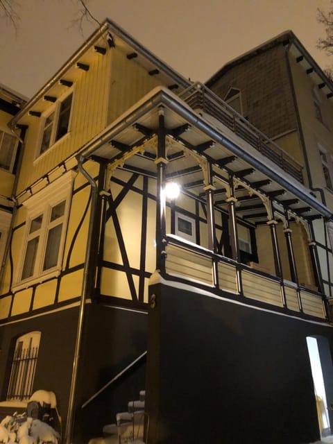 Property building, Facade/entrance, Balcony/Terrace, Balcony/Terrace