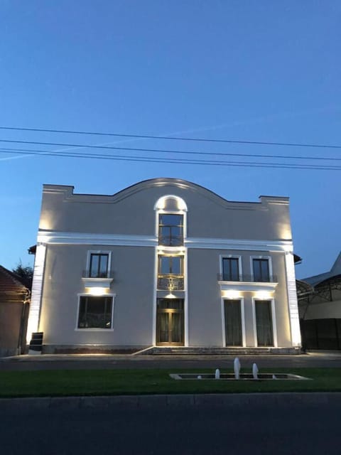 Property building, Day