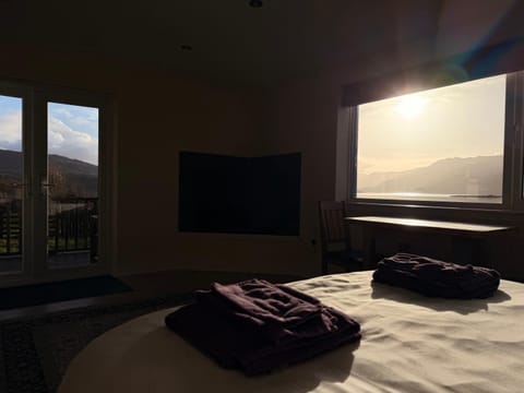 TV and multimedia, Photo of the whole room, Bedroom