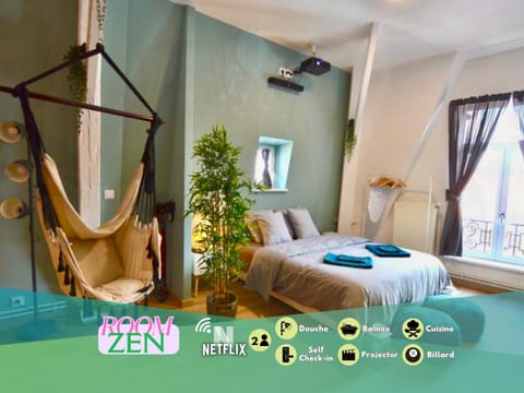 Bed, Property logo or sign, Photo of the whole room, Bedroom