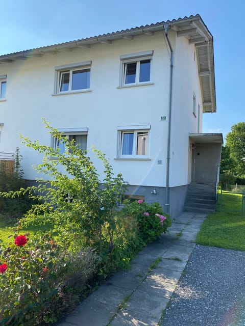 WOHNUNG OBERGESCHOSS mit 3 Schlafzimmer in ruhiger Gegend Apartment in Vorarlberg, Austria