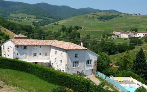 Property building, Neighbourhood, Mountain view
