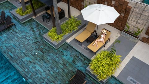 Property building, Swimming pool