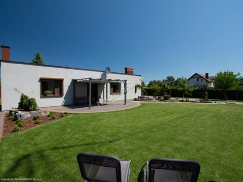 Kameralny Domek(jezioro, las, klimatyzacja, Wi-fi) Apartment in Pomeranian Voivodeship