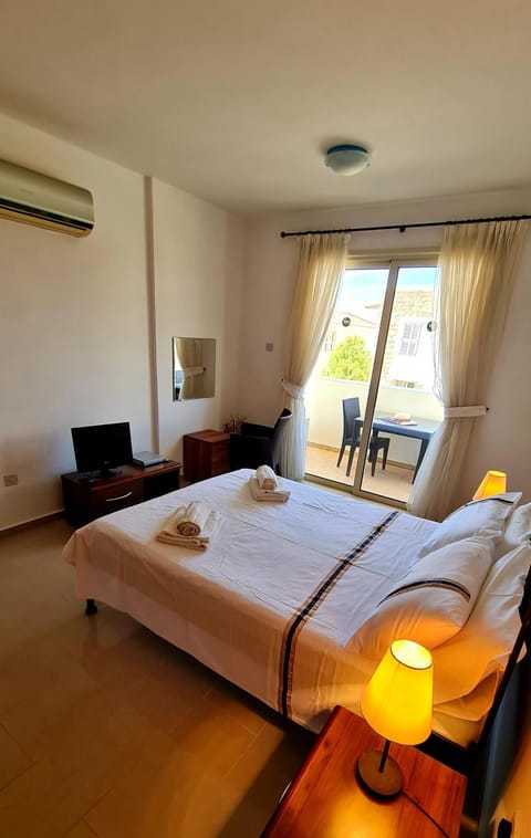 Pleasant Studio apartment, Z4 in Vanessa Complex Apartment in Peyia