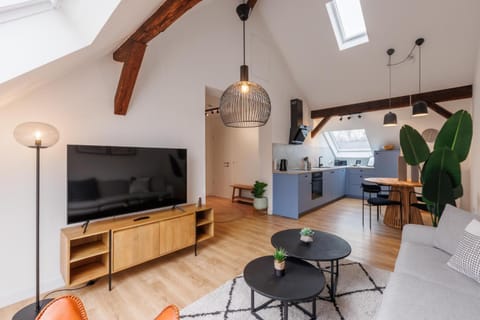 TV and multimedia, Photo of the whole room