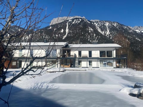 Property building, Winter, Garden, Balcony/Terrace, Swimming pool