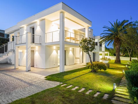 Property building, Facade/entrance, Off site