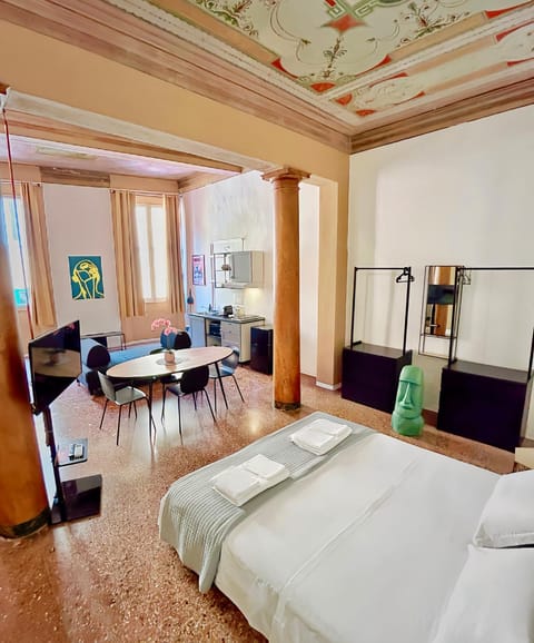 Living room, Photo of the whole room, Bedroom